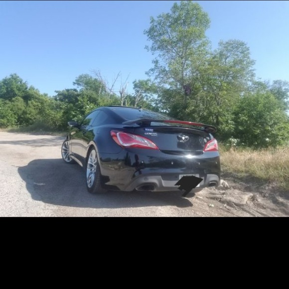 2014 Hyundai Genesis Coupe 3.8 Ultimate - Picture 2 of 10